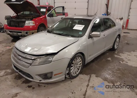 2010 Ford Fusion Hybrid from USA, damaged, VIN 3FADP0L35AR245788